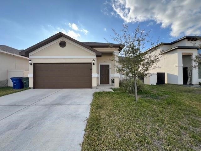 1606 Sombras Dr in Laredo, TX - Building Photo