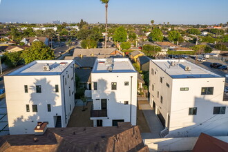 6082 W 18th St in Los Angeles, CA - Building Photo - Building Photo