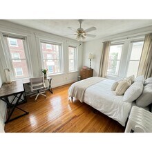 17 Price Rd, Unit 6 in Boston, MA - Foto de edificio - Building Photo