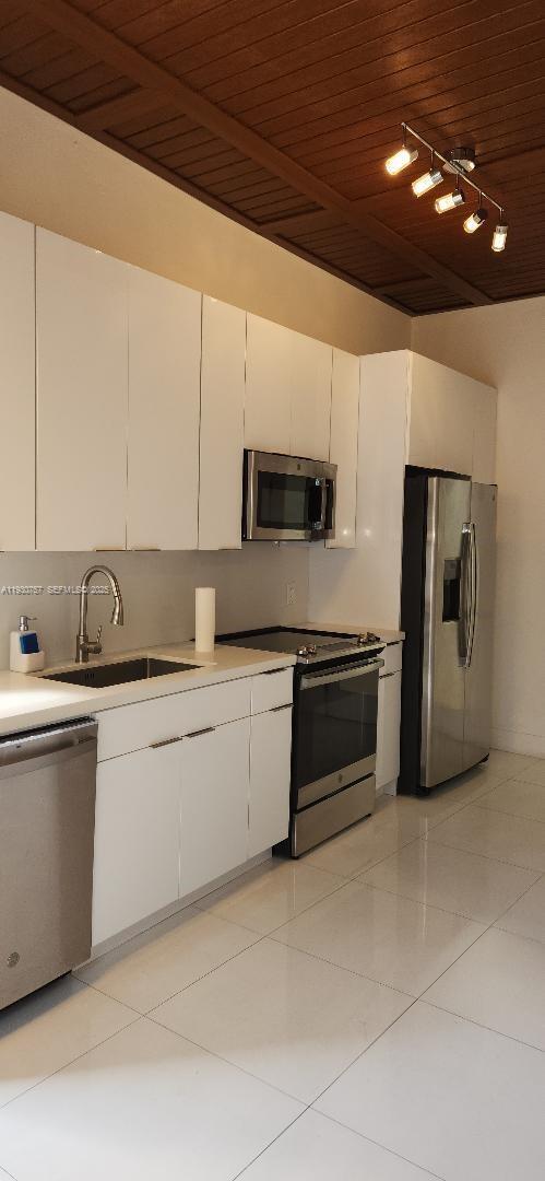 1232 SW 17th Terrace in Miami, FL - Building Photo - Building Photo