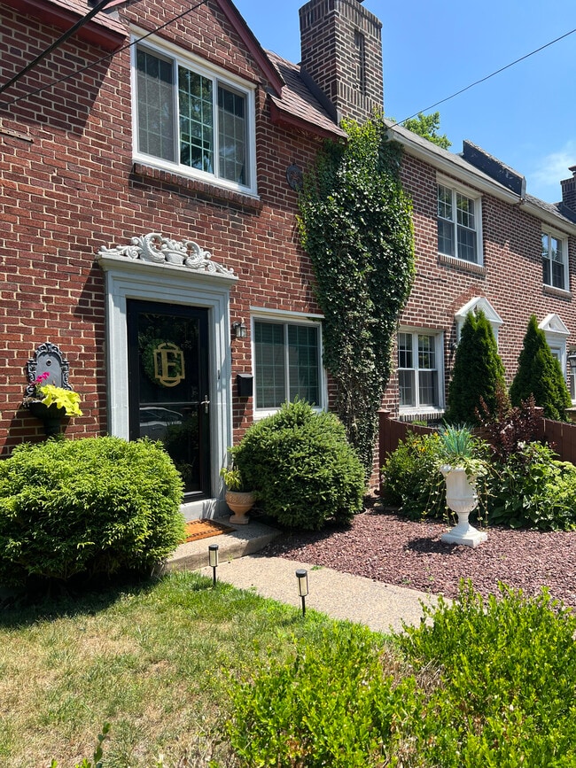 property at 17 Pennsylvania Ave