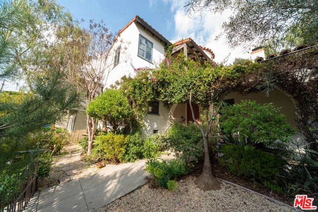 property at 2424 Canyon Dr