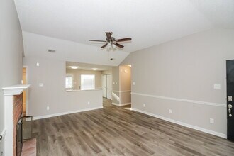6957 Raleigh Lagrange Rd in Cordova, TN - Building Photo - Building Photo