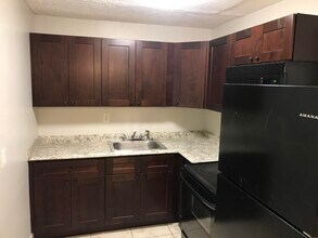 211 SE 4th Ave in Boynton Beach, FL - Building Photo - Building Photo