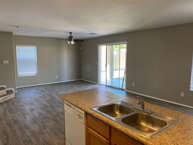 558 S 222nd Ln in Buckeye, AZ - Building Photo - Building Photo