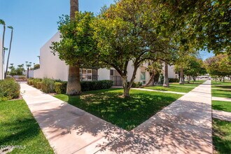 7684 E Minnezona Ave in Scottsdale, AZ - Building Photo - Building Photo