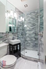 15 W 103rd St, Unit 1A in New York, NY - Foto de edificio - Building Photo