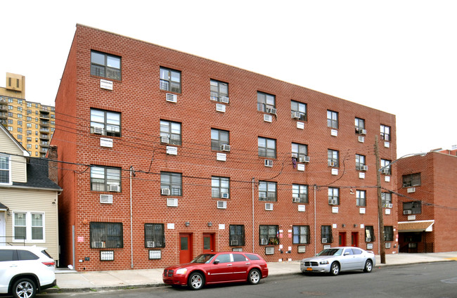 941 Croes Ave in Bronx, NY - Building Photo - Building Photo