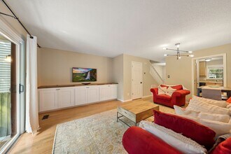 100 Westover Ct in Chapel Hill, NC - Building Photo - Building Photo