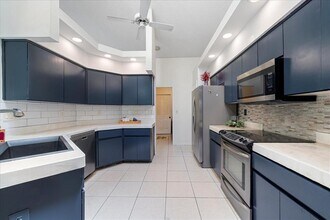 211 Forest Wood Ct in Spring Hill, FL - Building Photo - Building Photo