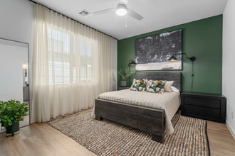 Elux at McQueen in Chandler, AZ - Foto de edificio - Building Photo