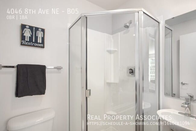 4046 8th Ave NE in Seattle, WA - Building Photo - Building Photo