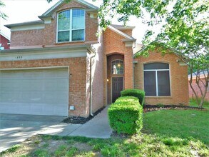 1808 Ingleside Dr in Flower Mound, TX - Foto de edificio - Building Photo