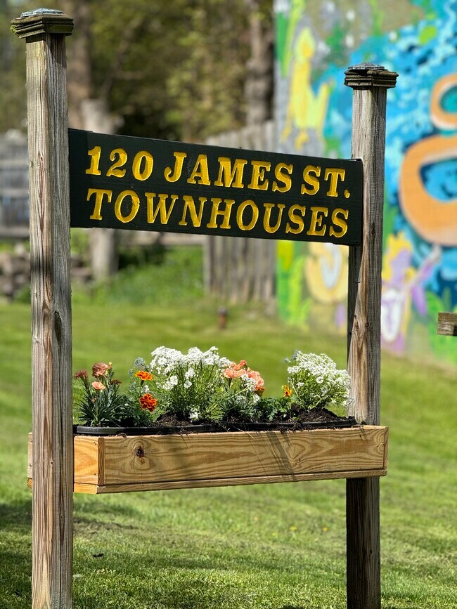 120 James St in Ithaca, NY - Building Photo - Building Photo