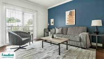 11010 Northlake Landing Dr in Charlotte, NC - Building Photo