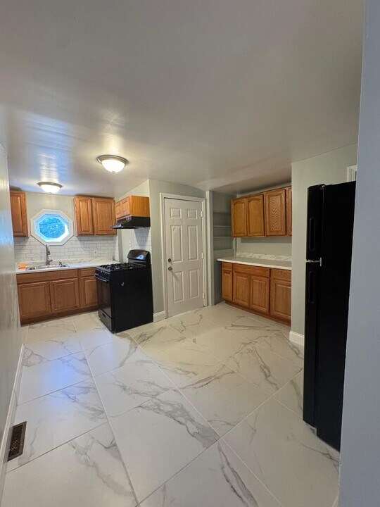 18 Castle St in New Haven, CT - Building Photo