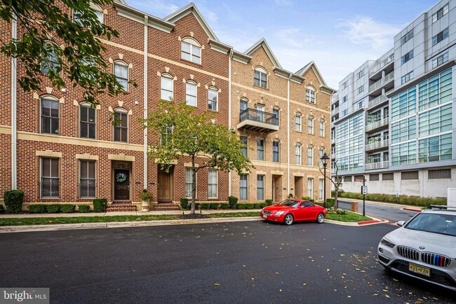 property at 2614 Lighthouse Ln