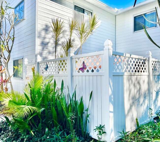 property at 7695 Tamara Lee Ct