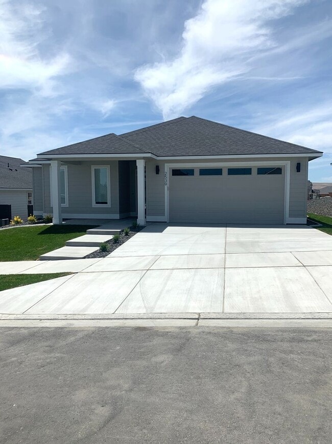 property at 2539 Morris Ave