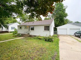 124 S Wilmoth Ave in Ames, IA - Building Photo