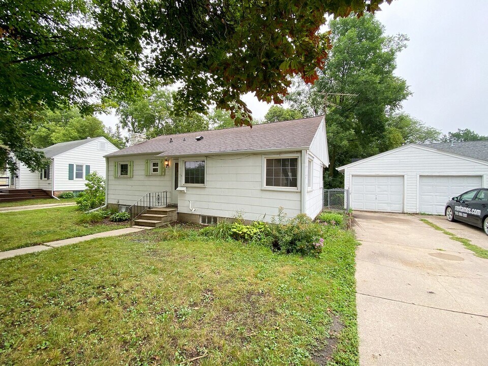 124 S Wilmoth Ave in Ames, IA - Building Photo