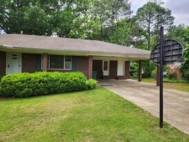803 Stewart Dr in Tupelo, MS - Building Photo