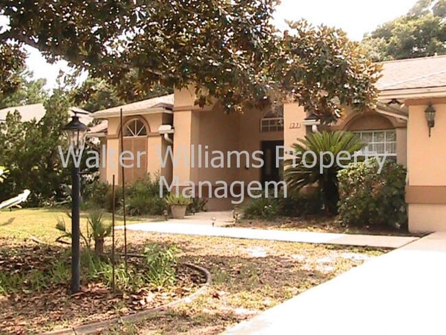 123 Frontier Dr in Palm Coast, FL - Building Photo - Building Photo