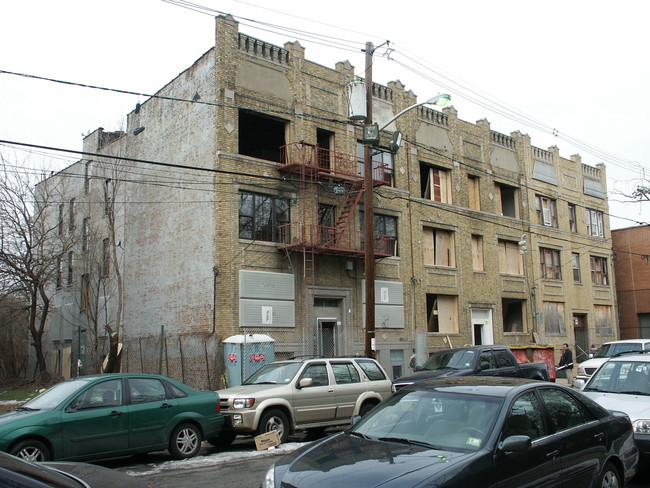 Crescent I in Jersey City, NJ - Building Photo - Building Photo