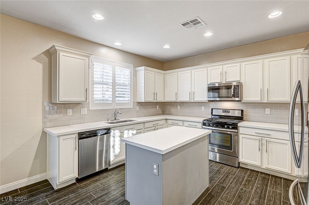 8970 Whitten Park Ave in Las Vegas, NV - Building Photo