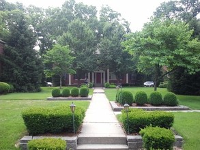 Cherokee Triangle in Louisville, KY - Foto de edificio - Building Photo