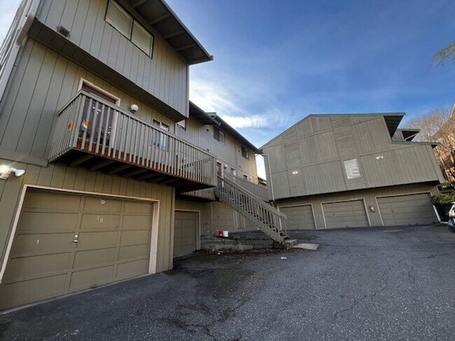 2111 Knox Ave in Bellingham, WA - Building Photo - Building Photo