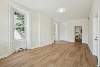 109 W Queen Ln-Unit -111 - 1F in Philadelphia, PA - Foto de edificio - Building Photo