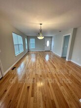 2 Pleasant St in Oxford, MI - Building Photo - Building Photo