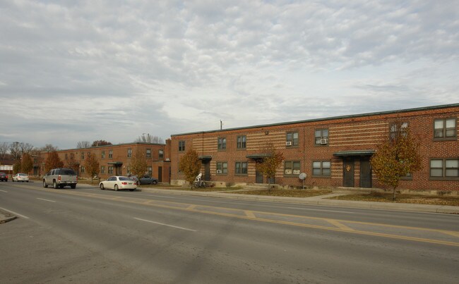 Washington Square Apartments in Huntington, WV - Building Photo - Building Photo