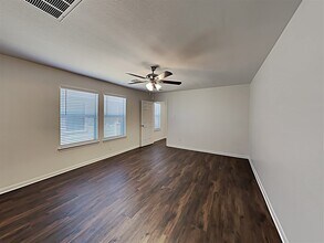 18011 Shallow Leaf Ln in Cypress, TX - Building Photo - Building Photo