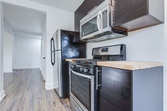 826 E Warrington Ave, Unit Apt 2 in Pittsburgh, PA - Foto de edificio - Building Photo