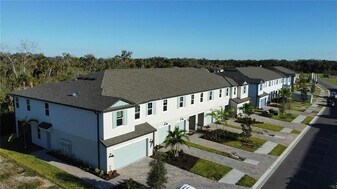 5630 Tripoli Dr in Palmetto, FL - Building Photo