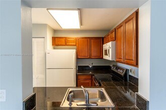 14913 SW 104th St in Miami, FL - Building Photo - Building Photo