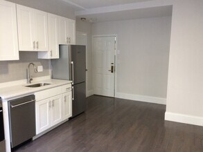 38 Clearway St, Unit 7 in Boston, MA - Foto de edificio - Building Photo