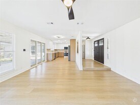 9400 Longvale Dr in Austin, TX - Building Photo