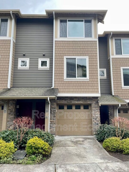 21287 SE 42nd Ln in Issaquah, WA - Building Photo