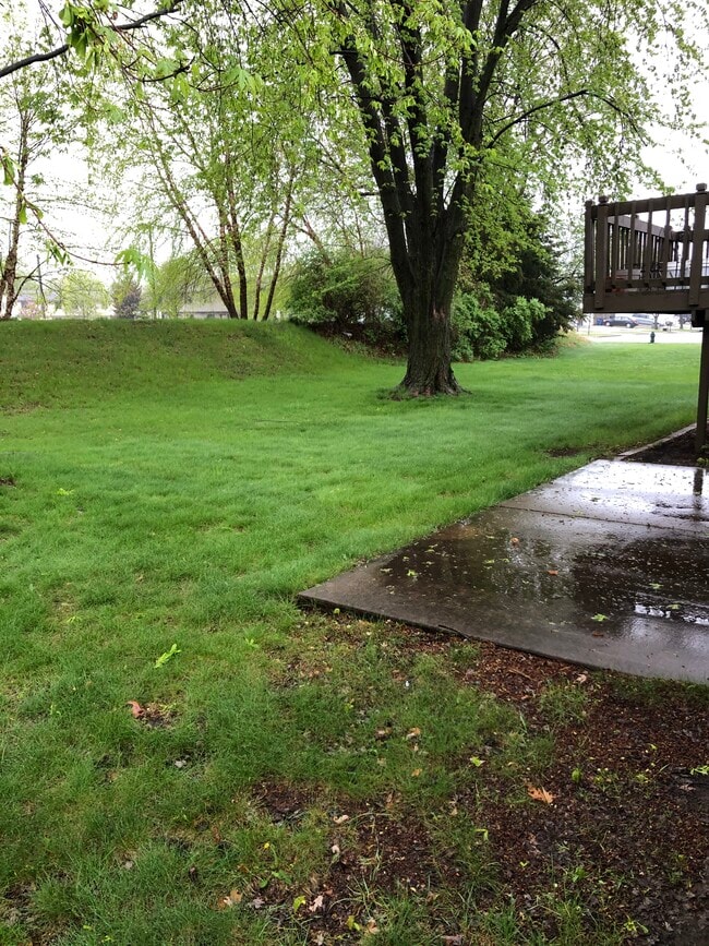 1004 Terrace Dr in Onalaska, WI - Foto de edificio - Building Photo