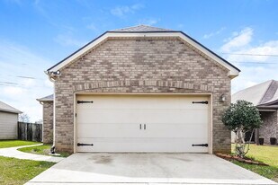 4624 Rosser Loop Dr in Bessemer, AL - Building Photo