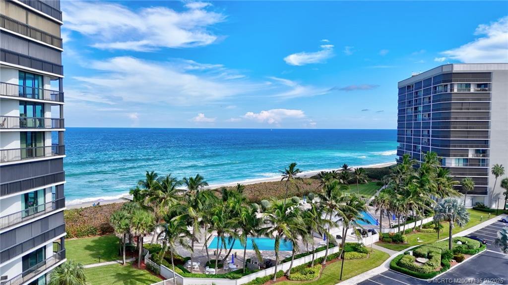 8800 S Ocean Dr in Jensen Beach, FL - Building Photo