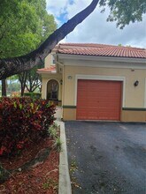 2541 Centergate Dr in Miramar, FL - Building Photo - Building Photo