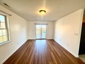 136 Eastford Rd, Unit 2 in Southbridge, MA - Building Photo - Building Photo