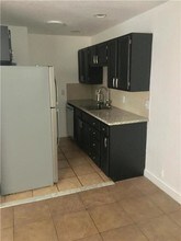 713 Penn St-Unit -2 in West Palm Beach, FL - Building Photo - Building Photo