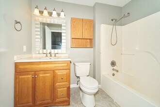 8335 Eagles Nest Dr in Avon, IN - Building Photo - Building Photo