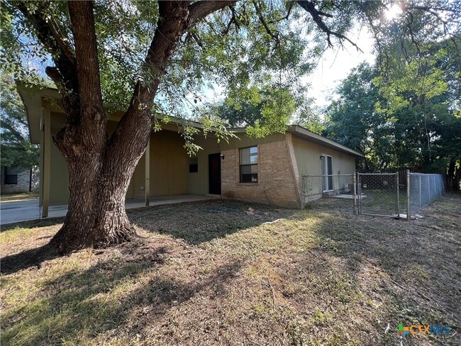 1524 Shannon Cir in New Braunfels, TX - Building Photo - Building Photo