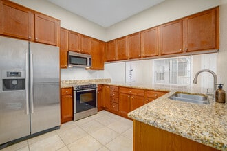 The Palms in Gainesville, FL - Building Photo - Interior Photo